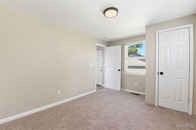 8221 Toddy Avenue, St John, MO 63114