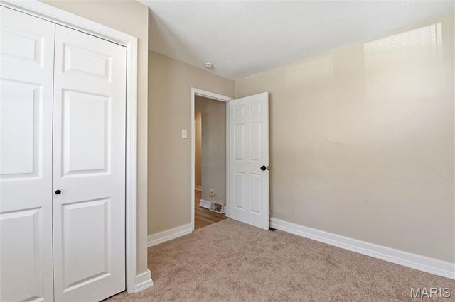 8221 Toddy Avenue, St John, MO 63114