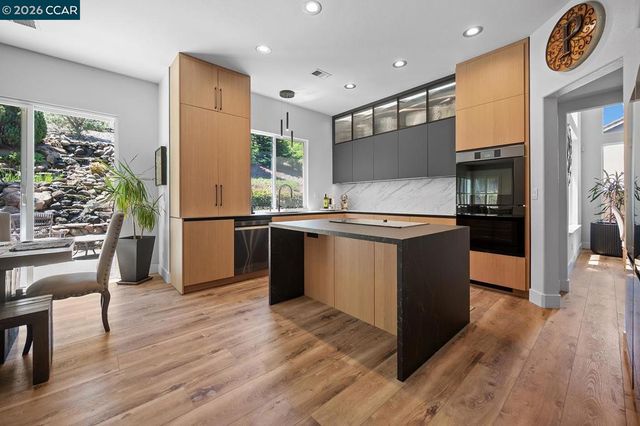 1020 Pebble Beach Dr, Clayton, CA 94517