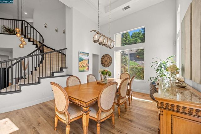 1020 Pebble Beach Dr, Clayton, CA 94517
