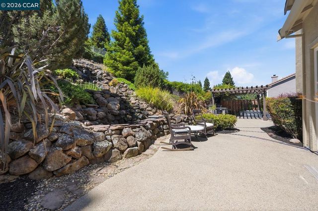 1020 Pebble Beach Dr, Clayton, CA 94517