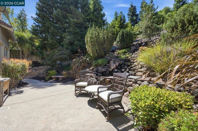1020 Pebble Beach Dr, Clayton, CA 94517