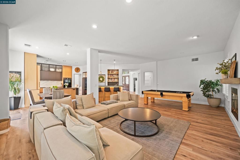 Image 29 of property listing at 1020 Pebble Beach Dr, Clayton, CA 94517