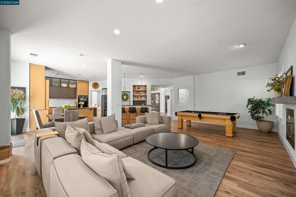 Image 34 of property listing at 1020 Pebble Beach Dr, Clayton, CA 94517
