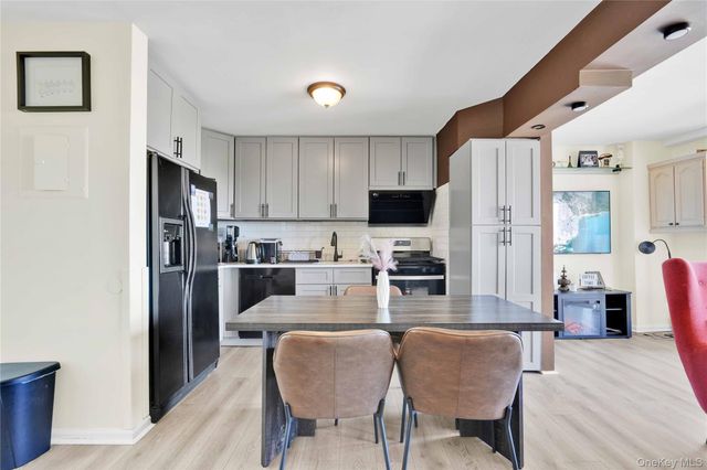 92-29 Queens Boulevard 8F, Rego Park, NY 11374