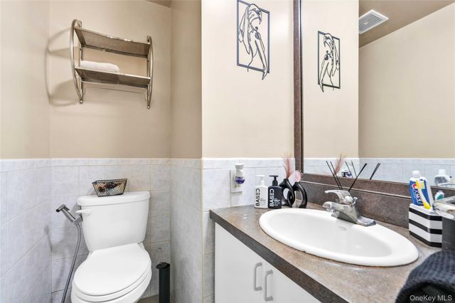 92-29 Queens Boulevard 8F, Rego Park, NY 11374