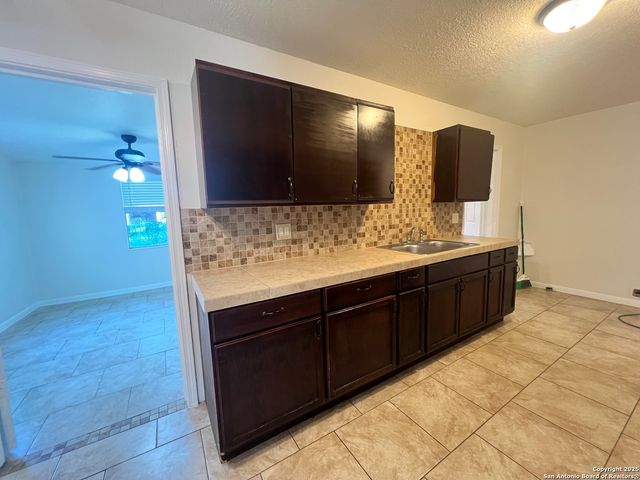 3843 Manchester, San Antonio, TX 78223