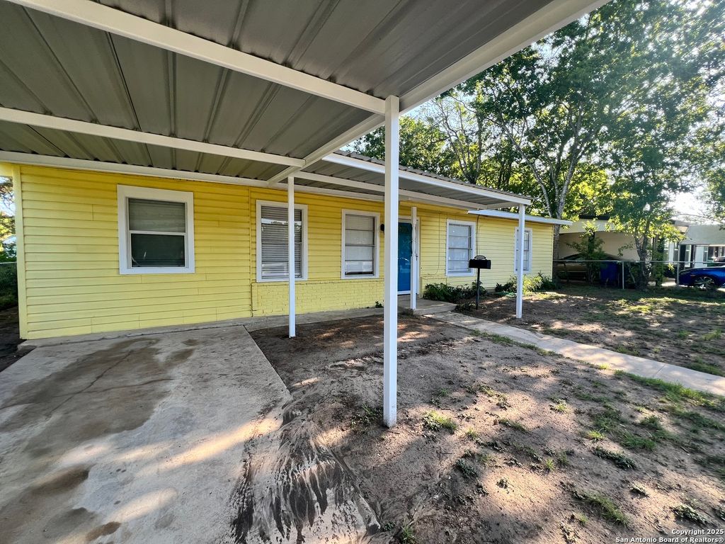 3843 Manchester, San Antonio, TX 78223