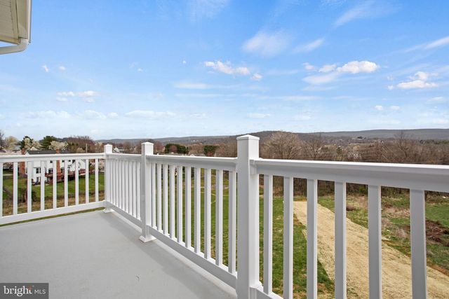 1383 SHANNON DR S, Greencastle, PA 17225