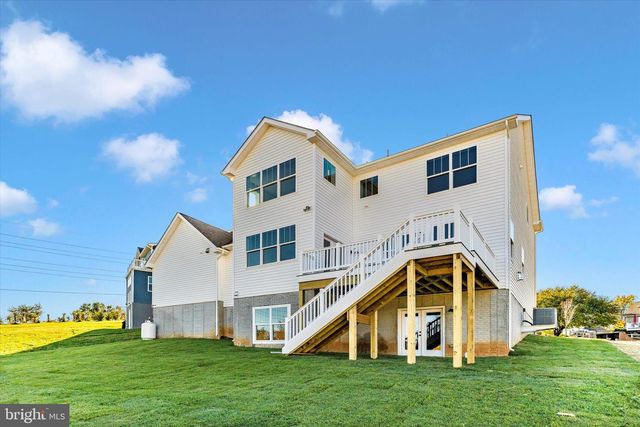 1383 SHANNON DR S, Greencastle, PA 17225