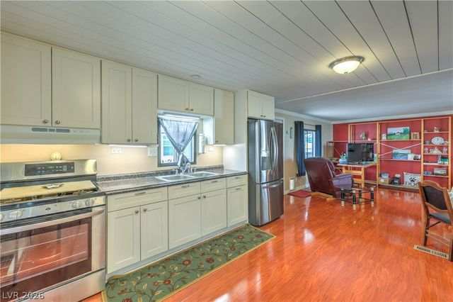 3472 Katmai Drive, Las Vegas, NV 89122
