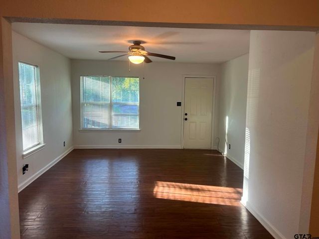 1702 W Mims St., Tyler, TX 75702