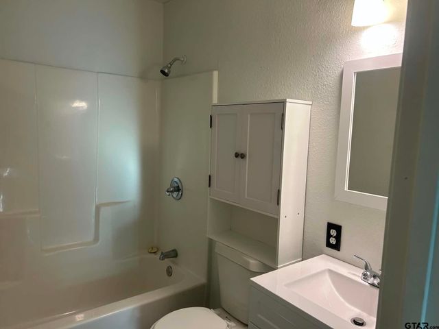 1702 W Mims St., Tyler, TX 75702