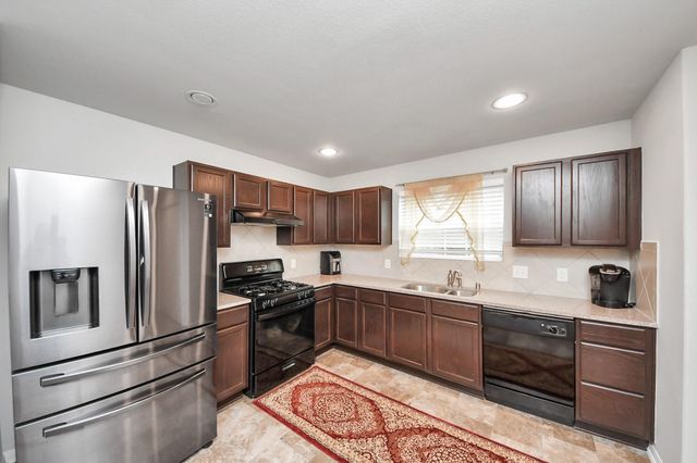 2927 Silverhorn Lane, Rosenberg, TX 77471