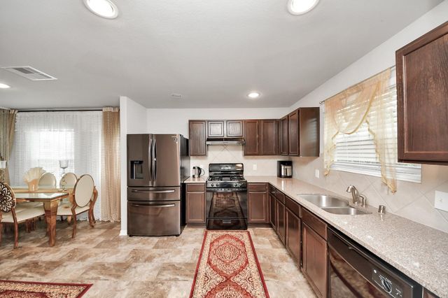 2927 Silverhorn Lane, Rosenberg, TX 77471