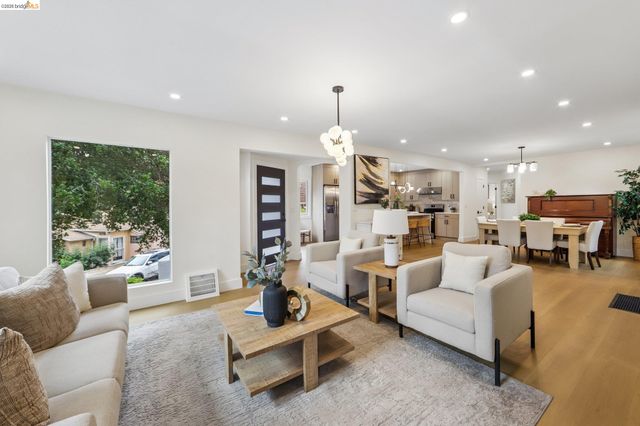4049 Canon Ave, Oakland, CA 94602