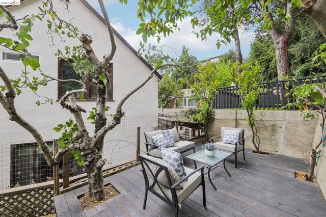 4049 Canon Ave, Oakland, CA 94602