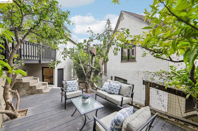 4049 Canon Ave, Oakland, CA 94602