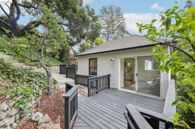 4049 Canon Ave, Oakland, CA 94602