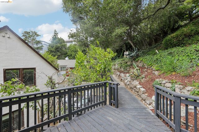 4049 Canon Ave, Oakland, CA 94602