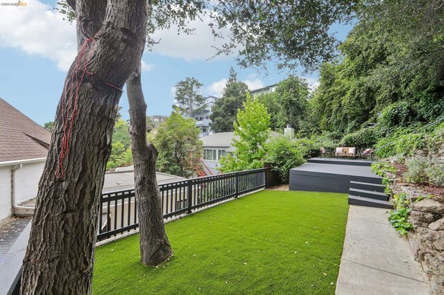 4049 Canon Ave, Oakland, CA 94602