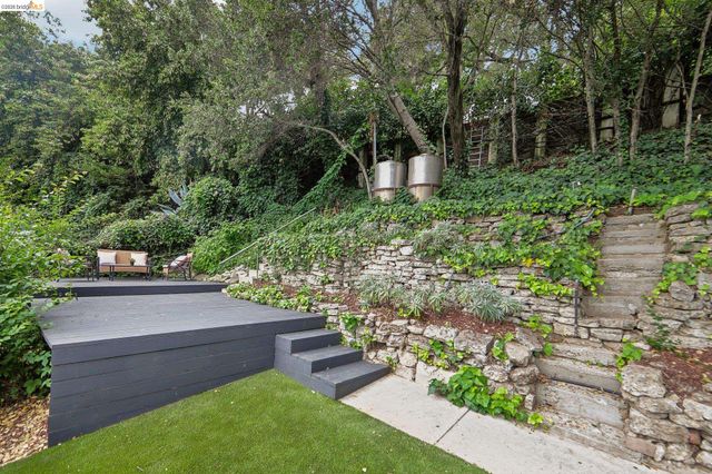 4049 Canon Ave, Oakland, CA 94602