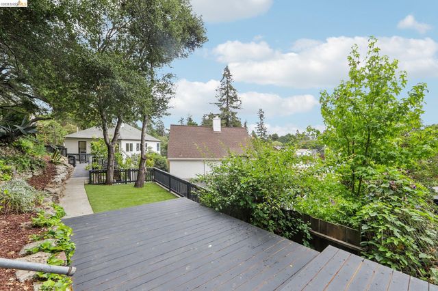 4049 Canon Ave, Oakland, CA 94602