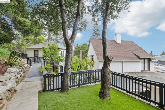 4049 Canon Ave, Oakland, CA 94602