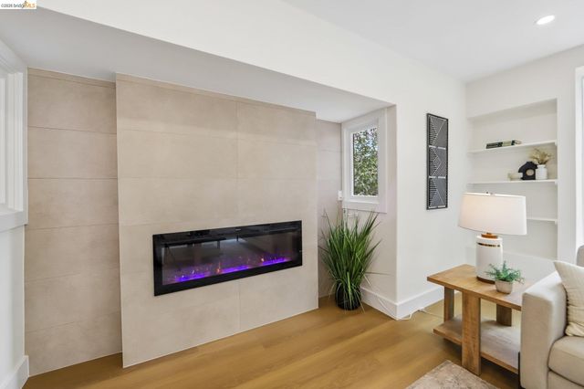 4049 Canon Ave, Oakland, CA 94602