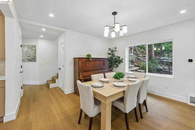 4049 Canon Ave, Oakland, CA 94602