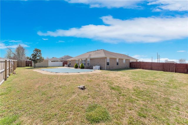 1901 SW Columbus Road, Bentonville, AR 72713