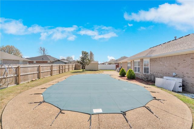 1901 SW Columbus Road, Bentonville, AR 72713