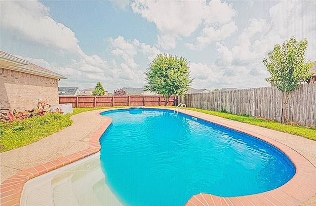 1901 SW Columbus Road, Bentonville, AR 72713