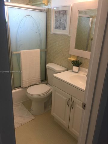 1720 Funston St 203, Hollywood, FL 33020
