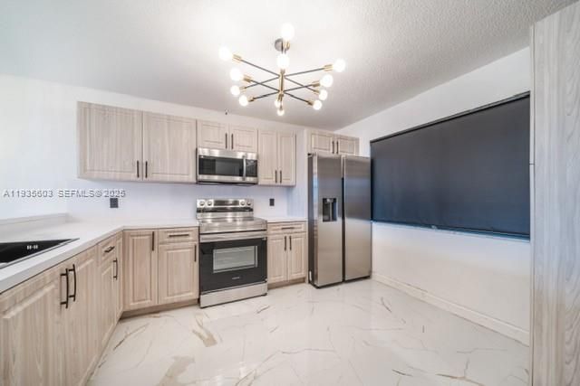 8020 Hampton Blvd 404, North Lauderdale, FL 33068