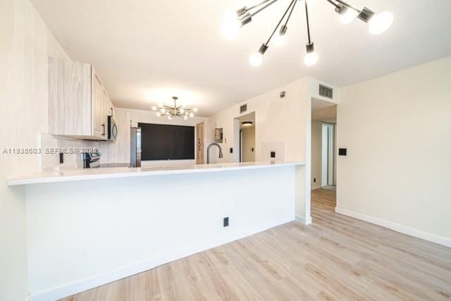 8020 Hampton Blvd 404, North Lauderdale, FL 33068