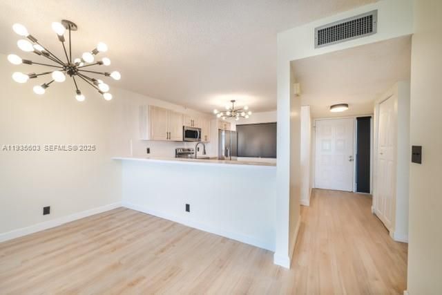 8020 Hampton Blvd 404, North Lauderdale, FL 33068