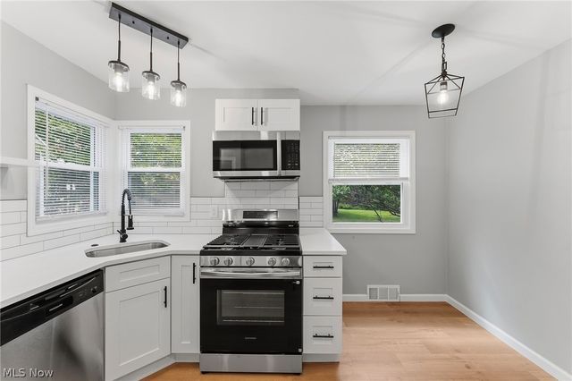 1004 Woodview Road, Cleveland Heights, OH 44121