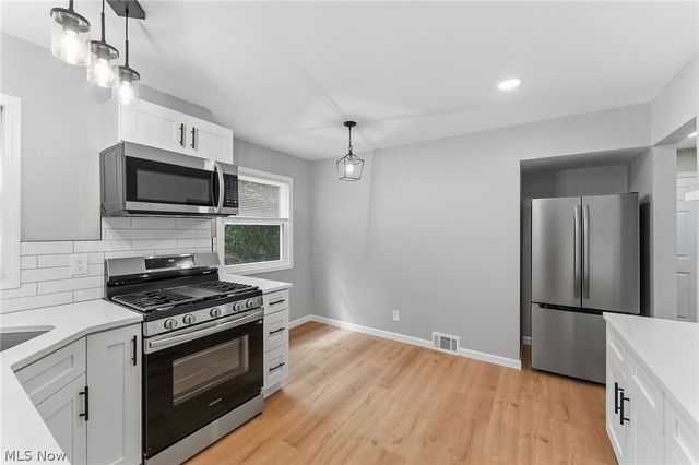 1004 Woodview Road, Cleveland Heights, OH 44121