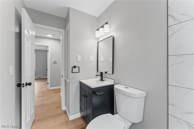 1004 Woodview Road, Cleveland Heights, OH 44121