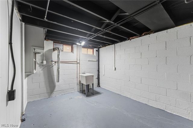 1004 Woodview Road, Cleveland Heights, OH 44121