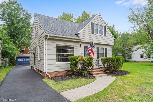1004 Woodview Road, Cleveland Heights, OH 44121