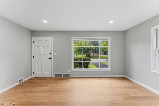 1004 Woodview Road, Cleveland Heights, OH 44121