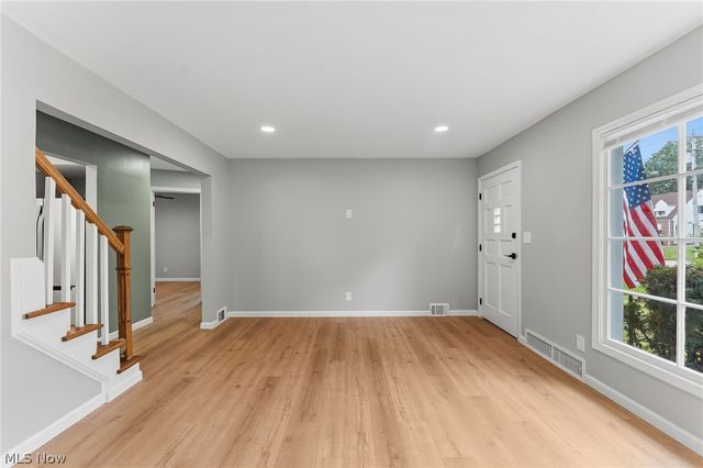 1004 Woodview Road, Cleveland Heights, OH 44121