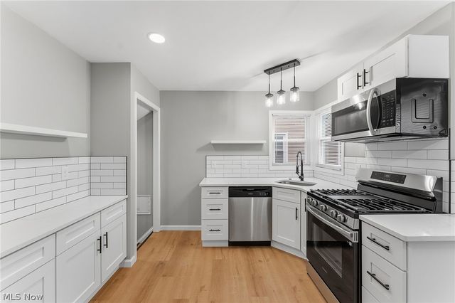 1004 Woodview Road, Cleveland Heights, OH 44121