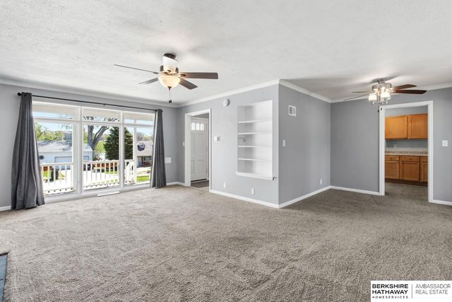 530 N 72nd Avenue, Omaha, NE 68114