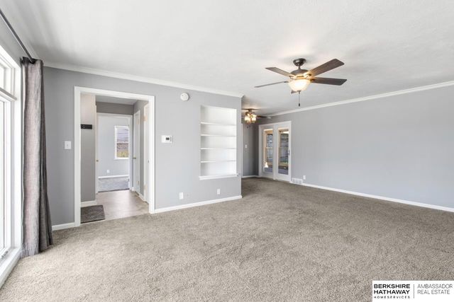 530 N 72nd Avenue, Omaha, NE 68114