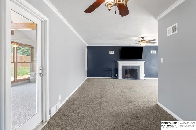 530 N 72nd Avenue, Omaha, NE 68114