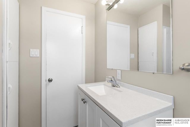 530 N 72nd Avenue, Omaha, NE 68114