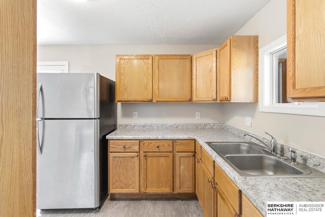 530 N 72nd Avenue, Omaha, NE 68114